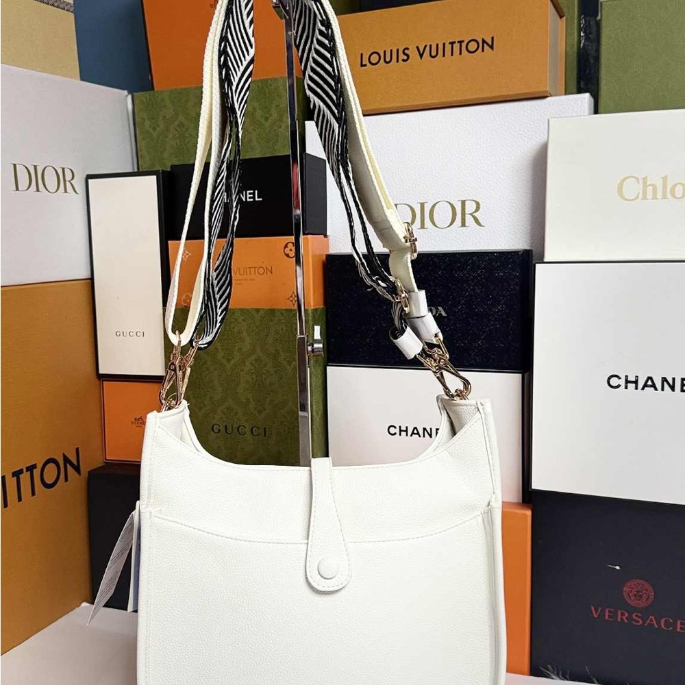 Ahdorned  New York White Shoulder Bag with Patterned Strap